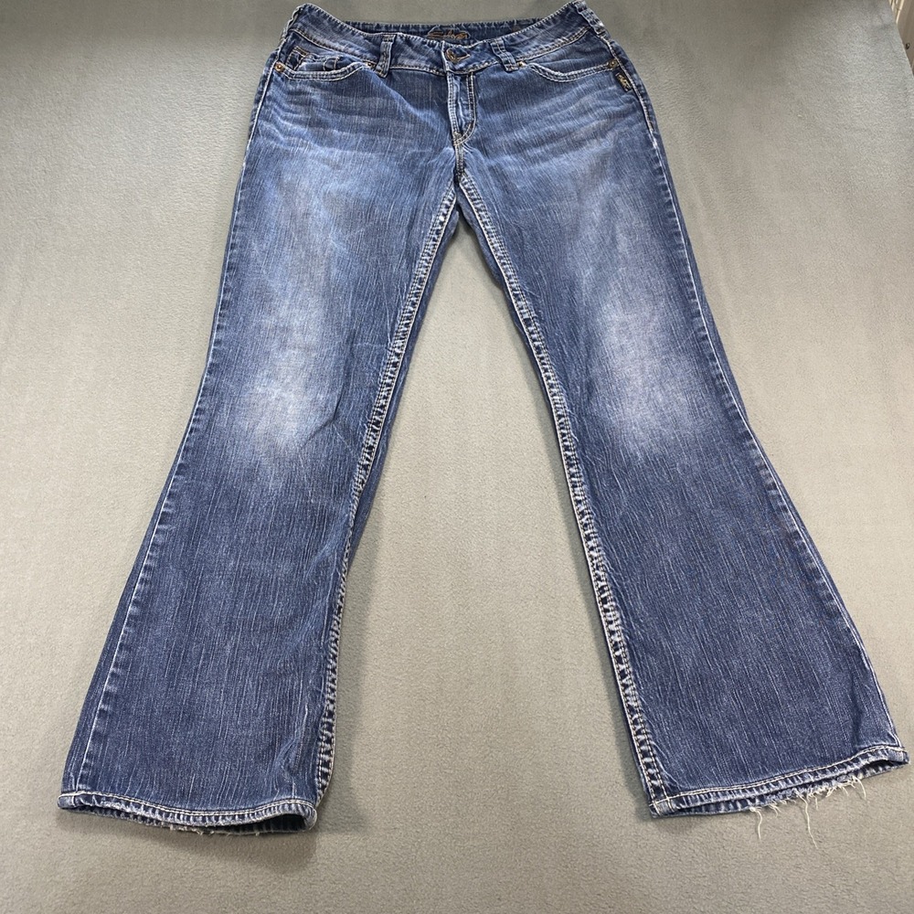 Silver Women's Jeans 31/34 Suki Bootcut Curvy Fit Medium Wash Blue Flaw